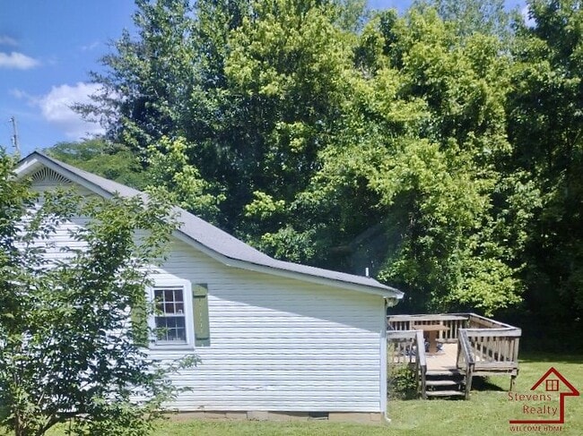 property at 864 Treewood Dr