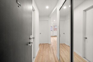 Le Camelia in Montréal, QC - Building Photo