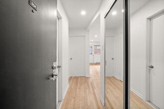 Le Camelia in Montréal, QC - Building Photo - Building Photo