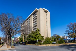 Quapaw Tower in Little Rock, AR - Building Photo