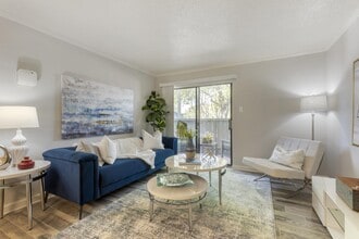 Brixton McKinney Apartments in McKinney, TX - Foto de edificio - Building Photo