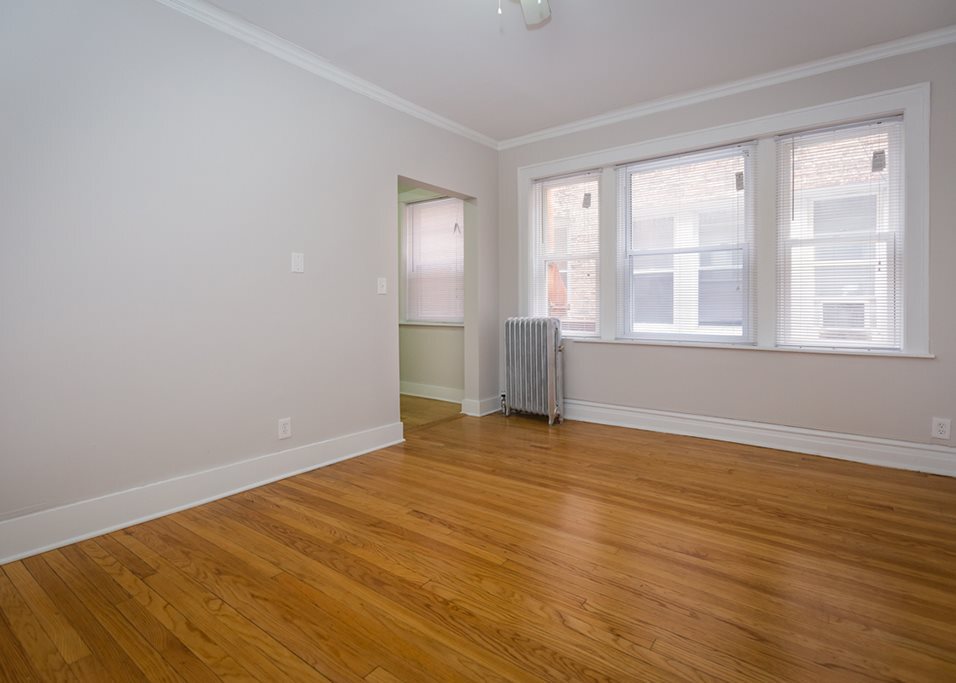 1500 W Devon Ave in Chicago, IL - Building Photo