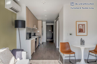 2401 S Jackson St in Seattle, WA - Building Photo - Building Photo