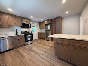 21 Miller St in Morristown, NJ - Building Photo - Building Photo