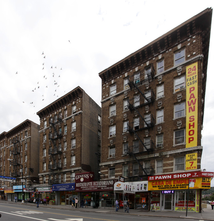 221 Sherman Avenue in New York, NY - Foto de edificio