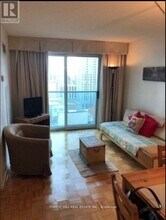 8 Park Rd in Toronto, ON - Building Photo - Building Photo