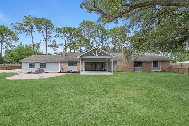 8219 Wateka Cir