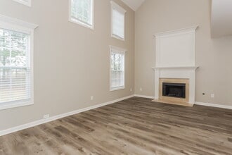 5701 Castlebrook Dr in Douglasville, GA - Building Photo - Building Photo