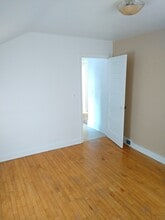 408 N Albany St, Unit Upper in Ironwood, MI - Building Photo - Building Photo