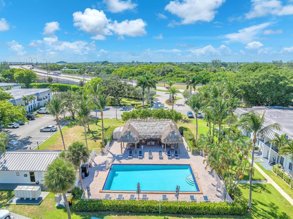 Boca Bend Marina in Boca Raton, FL - Foto de edificio
