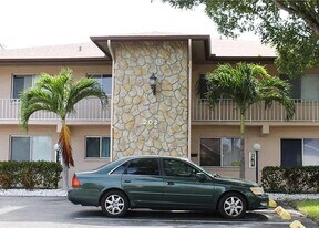 203 SE 15th Pl, Unit # 214 in Cape Coral, FL - Building Photo