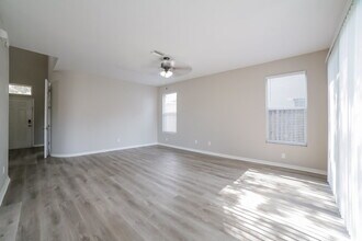 9613 Laurel Ledge Dr in Riverview, FL - Building Photo - Building Photo