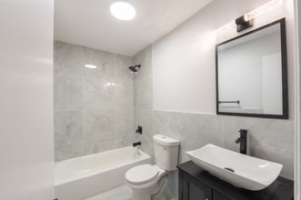 10 Wilburtha Rd in Ewing Township, NJ - Foto de edificio - Building Photo