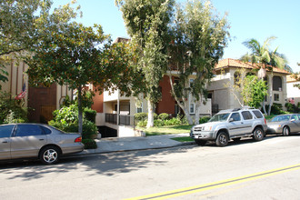 1137 N Louise St in Glendale, CA - Building Photo - Building Photo