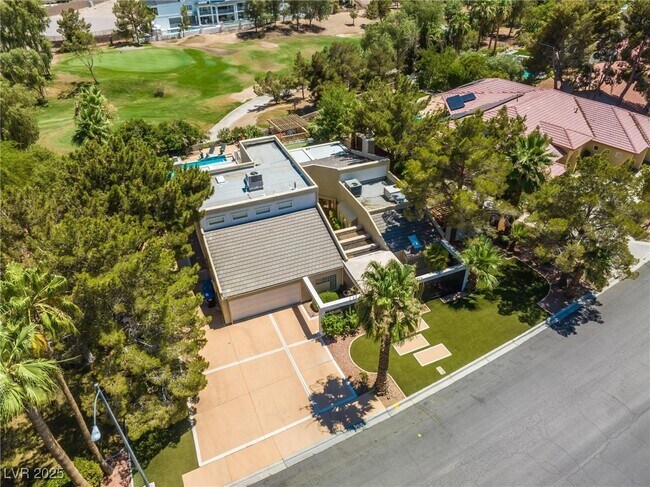 property at 3003 La Mesa Dr