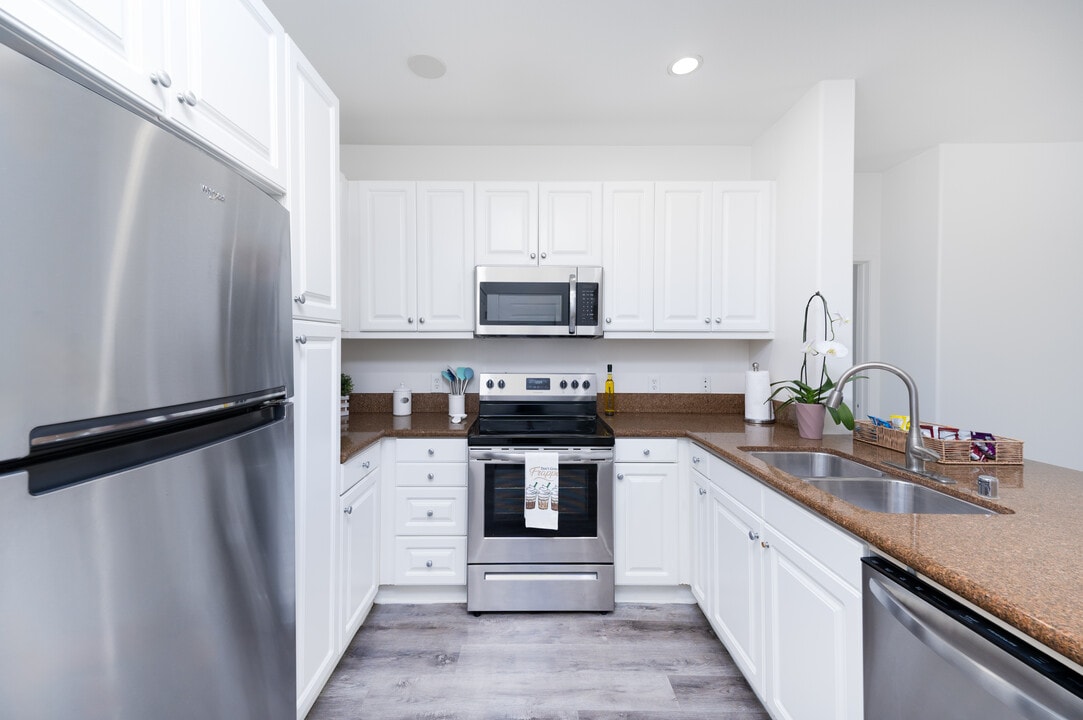 Glendora Park Place Apartments in Glendora, CA - Building Photo