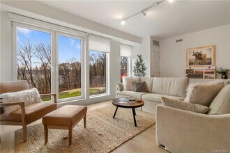 30 Edgewater Pl-Unit -103 in Beacon, NY - Foto de edificio - Building Photo