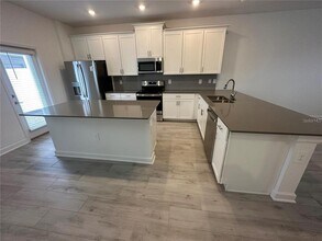 3033 Ella Wy in St. Cloud, FL - Building Photo - Building Photo