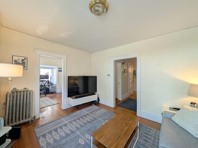 8 Sanborn Ave, Unit 3 in Somerville, MA - Building Photo - Building Photo