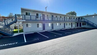 1225 Monte Vista Pl in San Luis Obispo, CA - Building Photo