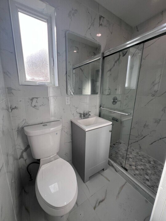 209-58 110th Ave in Queens, NY - Building Photo
