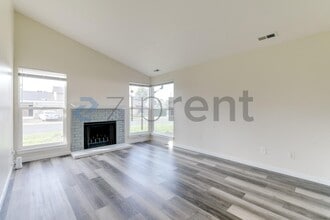 3002 M Dr NE in Auburn, WA - Building Photo - Building Photo