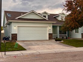 98 E Sedgewick Dr in Meridian, ID - Building Photo