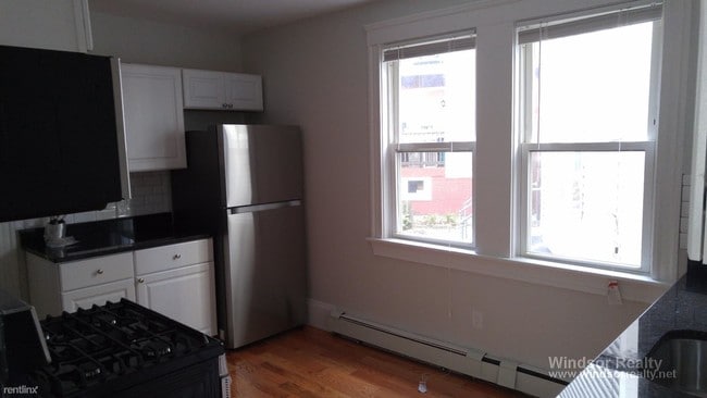 88 Hampshire St-Unit -Apt 3 in Cambridge, MA - Building Photo - Building Photo