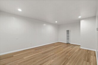 3319 Nevin Ave, Unit D in Richmond, CA - Foto de edificio - Building Photo