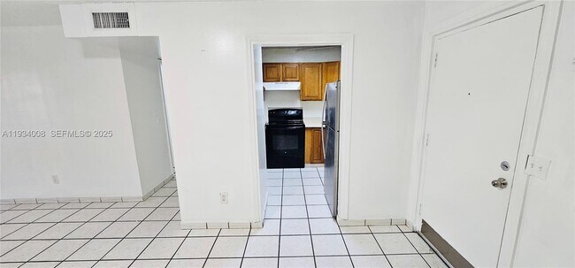 6820 W Flagler St in Miami, FL - Building Photo - Building Photo