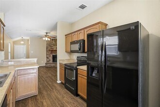 4009 Freedom St in Heartland, TX - Foto de edificio - Building Photo