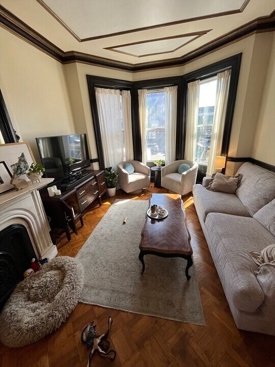 554 E Broadway in Boston, MA - Building Photo