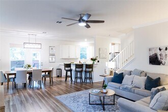 9006 Golden Leaf Dr in Austin, TX - Building Photo - Building Photo