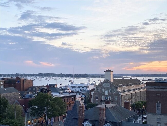 235 Spring St in Newport, RI - Building Photo - Building Photo