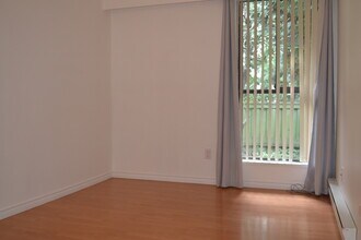 2690 Kingsford Av in Burnaby, BC - Building Photo - Building Photo