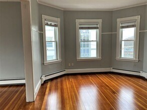79 Mystic St, Unit 2 in Arlington, MA - Building Photo - Building Photo