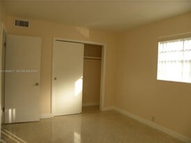 1765 Venice Ln in North Miami, FL - Building Photo