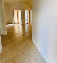 1487 Springside Dr in Weston, FL - Building Photo - Building Photo