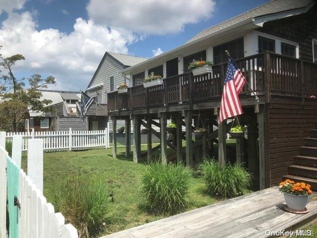 144 Bungalow Ln in Ocean Beach, NY - Building Photo