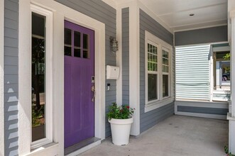 833 N Van Buren Ave in Dallas, TX - Building Photo - Building Photo