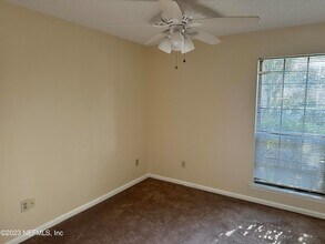 4345 Gran Meadows Ln S in Jacksonville, FL - Foto de edificio - Building Photo