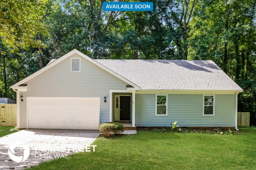 606 Canadice Rd in Huntersville, NC - Building Photo