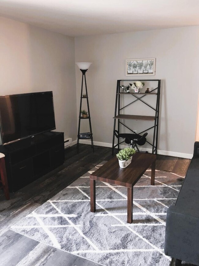 4 N Hamilton St in Jordan, NY - Building Photo - Building Photo