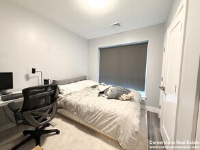 55 W Fifth St, Unit 408 in Boston, MA - Building Photo - Building Photo