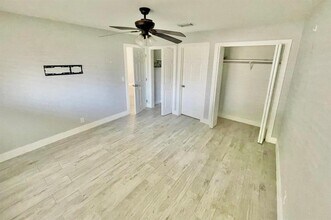 2312 Van Buren St, Unit 10 in Hollywood, FL - Building Photo - Building Photo