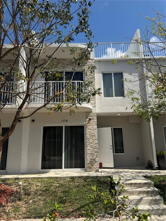 13730 SW 259th St in Homestead, FL - Building Photo