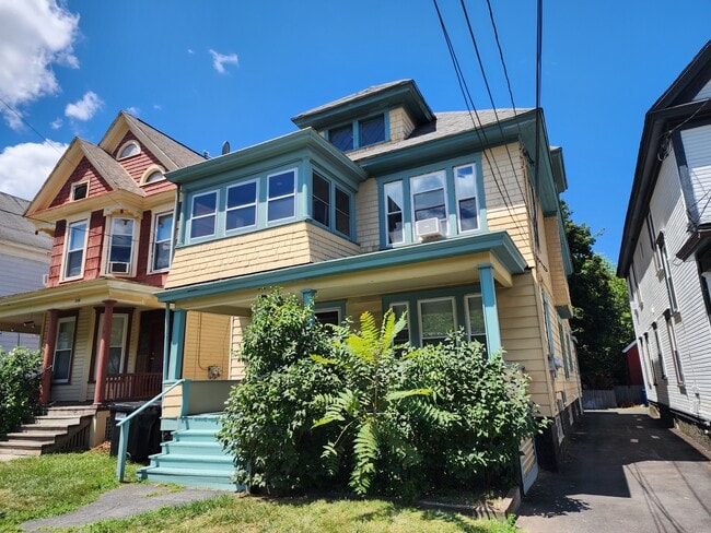 262 Tennyson Ave, Unit 262 in Syracuse, NY - Foto de edificio - Building Photo