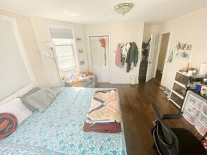 739 Parker St, Unit 3 in Boston, MA - Building Photo - Building Photo
