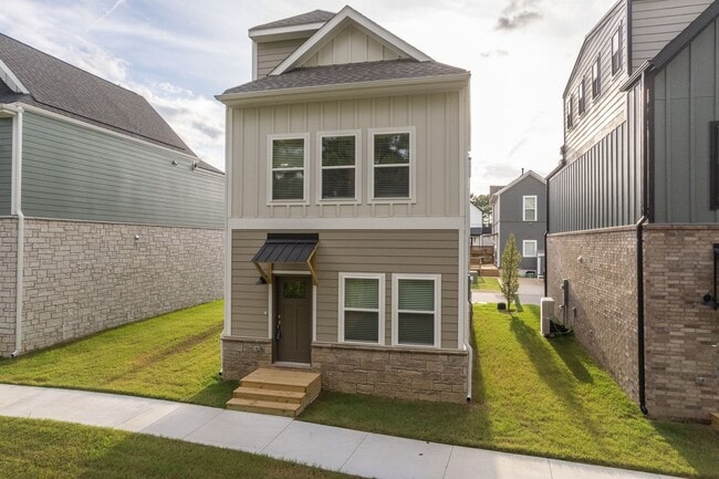 1319 Van Buren Ave in Fayetteville, AR - Building Photo - Building Photo