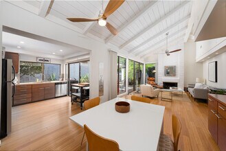 2356 S Linden Way in Palm Springs, CA - Building Photo - Building Photo